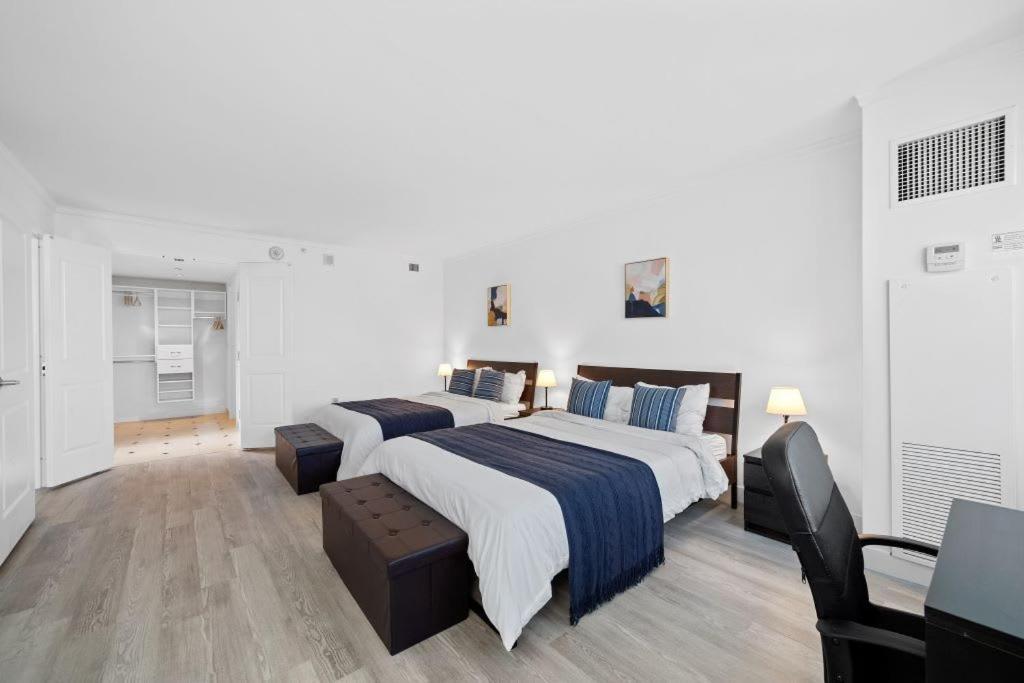 2br On The Boardwalk With 3 Baths Cozysuites Atlantic City