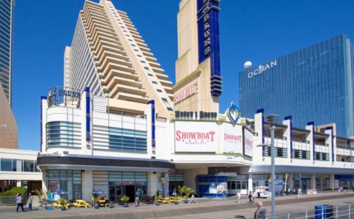 2br On The Boardwalk With 3 Baths Cozysuites Apartment Atlantic City