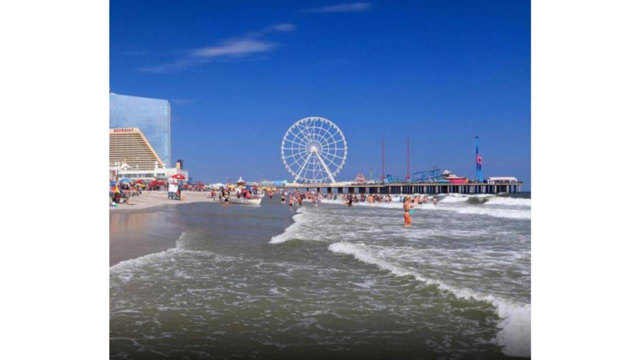 2br On The Boardwalk With 3 Baths Cozysuites Atlantic City